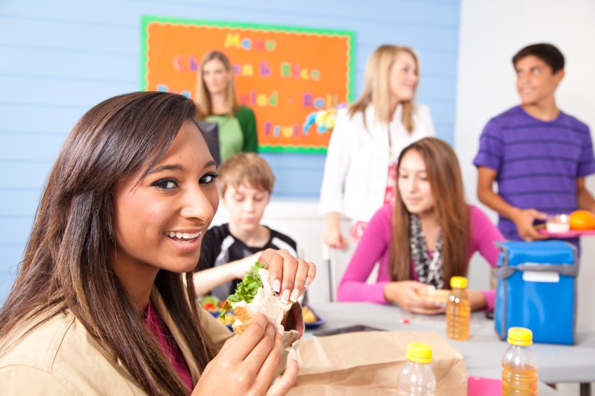 teenagers at lunch 